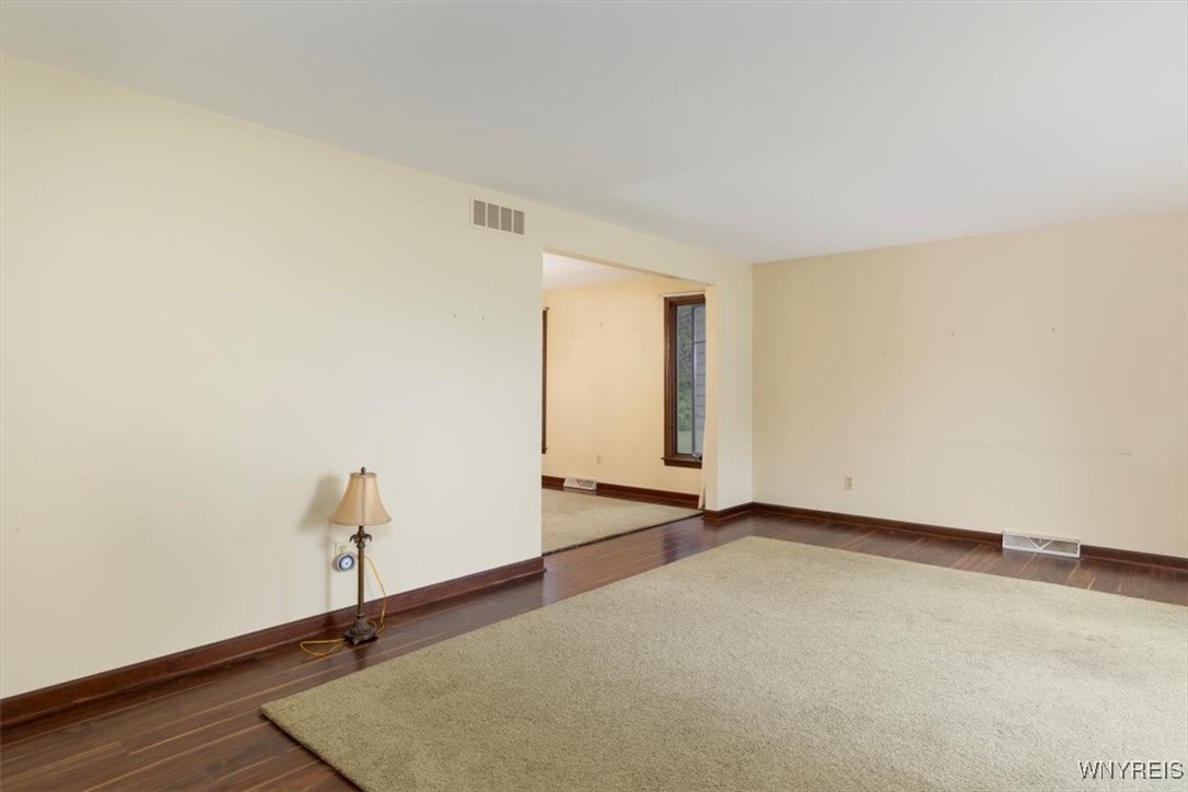 23 Bittersweet Lane, Orchard Park, New York image 4