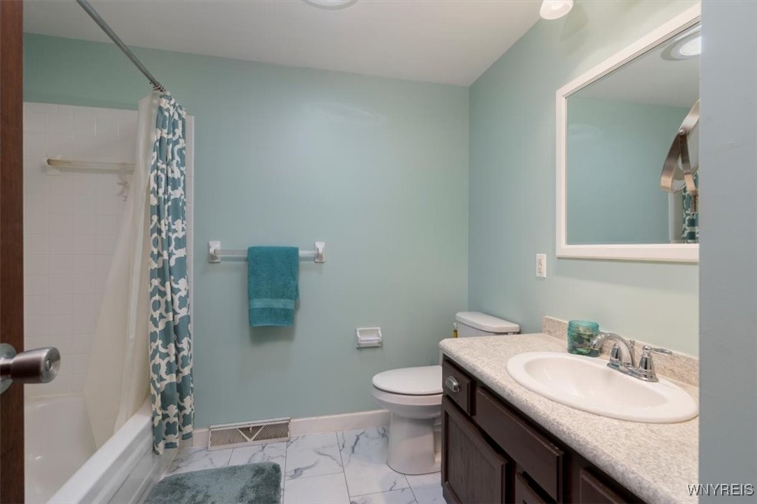 23 Bittersweet Lane, Orchard Park, New York image 17