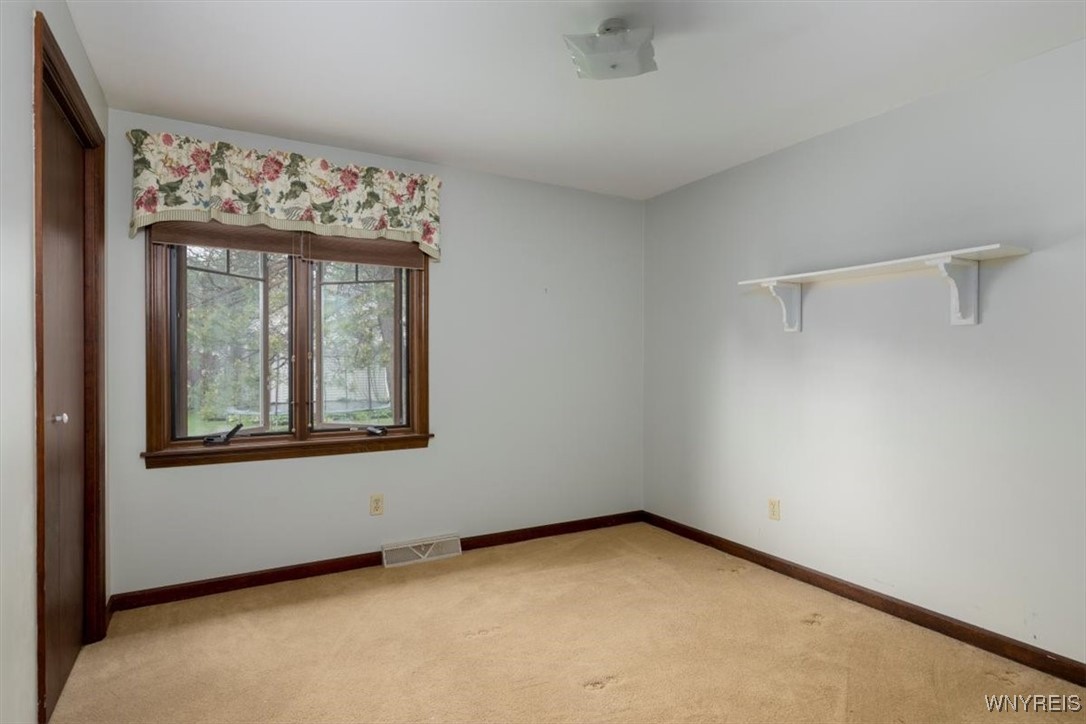 23 Bittersweet Lane, Orchard Park, New York image 16
