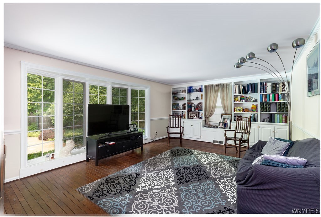 25 Pine Terrace, Orchard Park, New York image 4