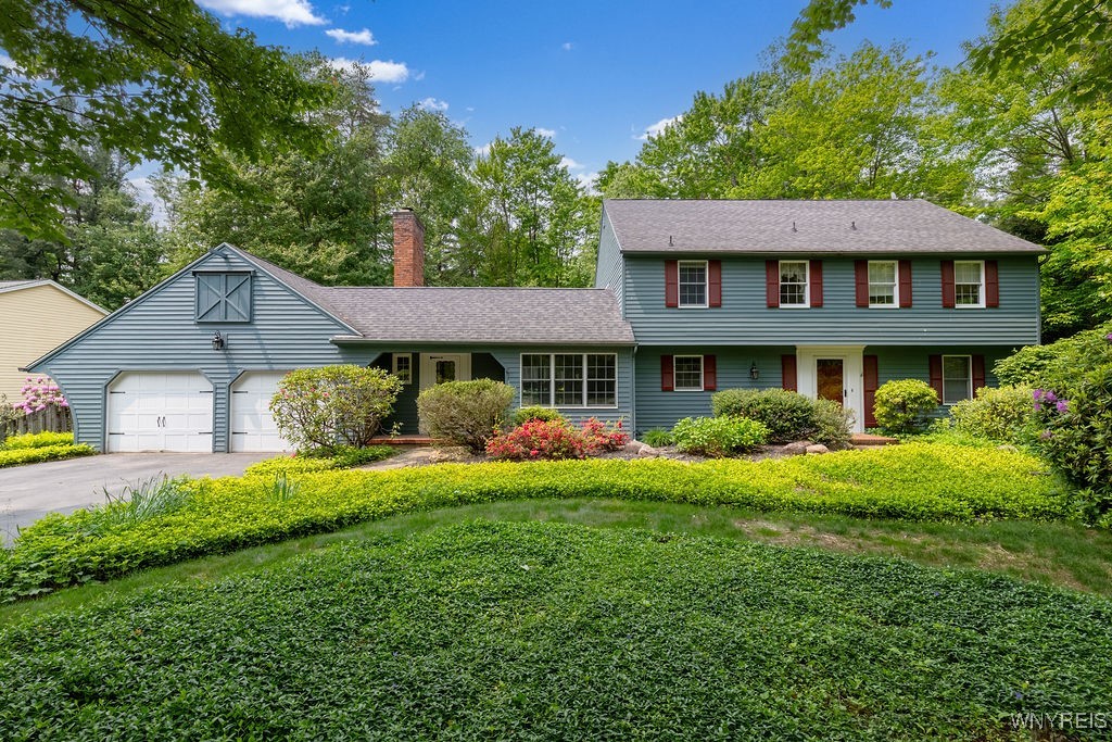 25 Pine Terrace, Orchard Park, New York image 1