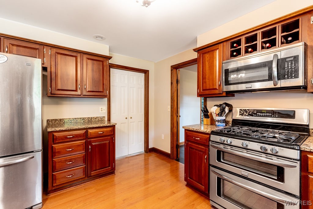 25 Pine Terrace, Orchard Park, New York image 9