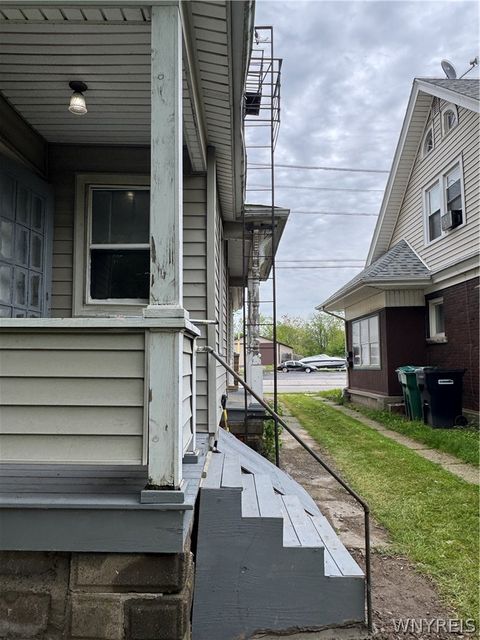 Tiny photo for 2658 Main Street, Niagara Falls, NY 14305 (MLS # B1683248)