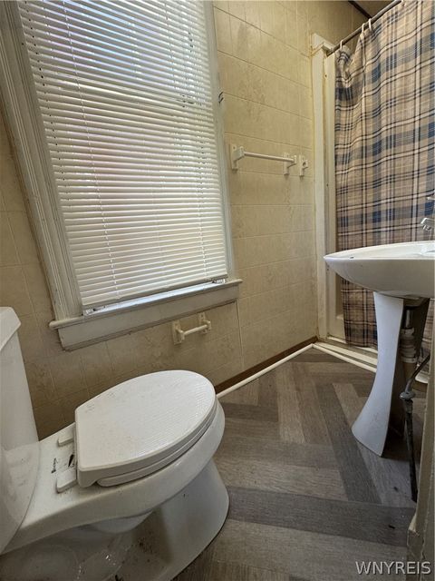 Tiny photo for 2658 Main Street, Niagara Falls, NY 14305 (MLS # B1683248)