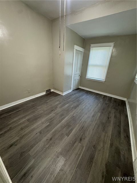 Tiny photo for 2658 Main Street, Niagara Falls, NY 14305 (MLS # B1683248)
