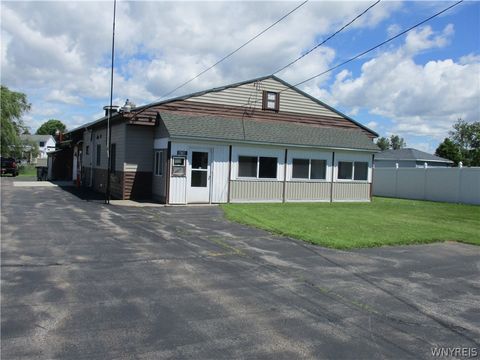 Single Family Residence in Lancaster NY 476 Columbia Avenue.jpg