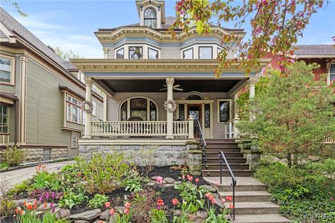 Photo of 152 Saint James Place, Buffalo, NY 14222 (MLS # B1605313)