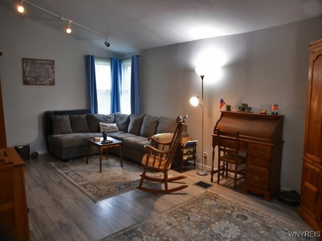 217 Melrose Avenue, Camillus, New York image 6