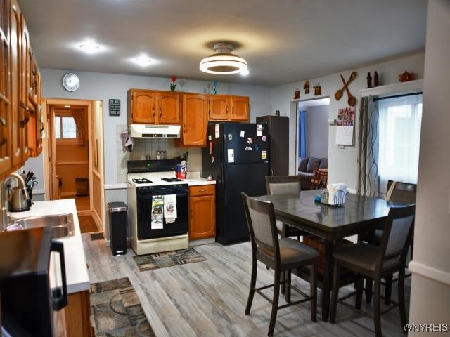 217 Melrose Avenue, Camillus, New York image 5