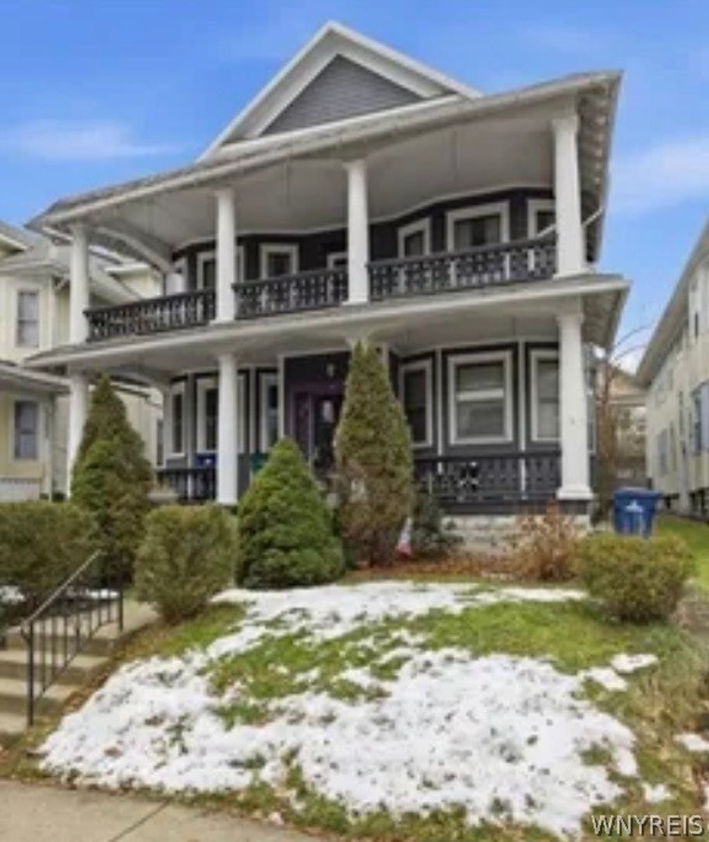 Photo of 37 Inwood Place, Buffalo, NY 14209 (MLS # B1677577)