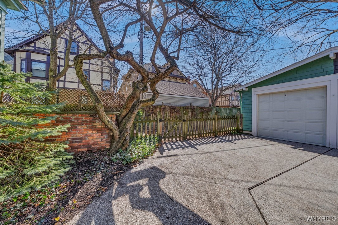 14 Dorchester Road, Buffalo, New York image 44