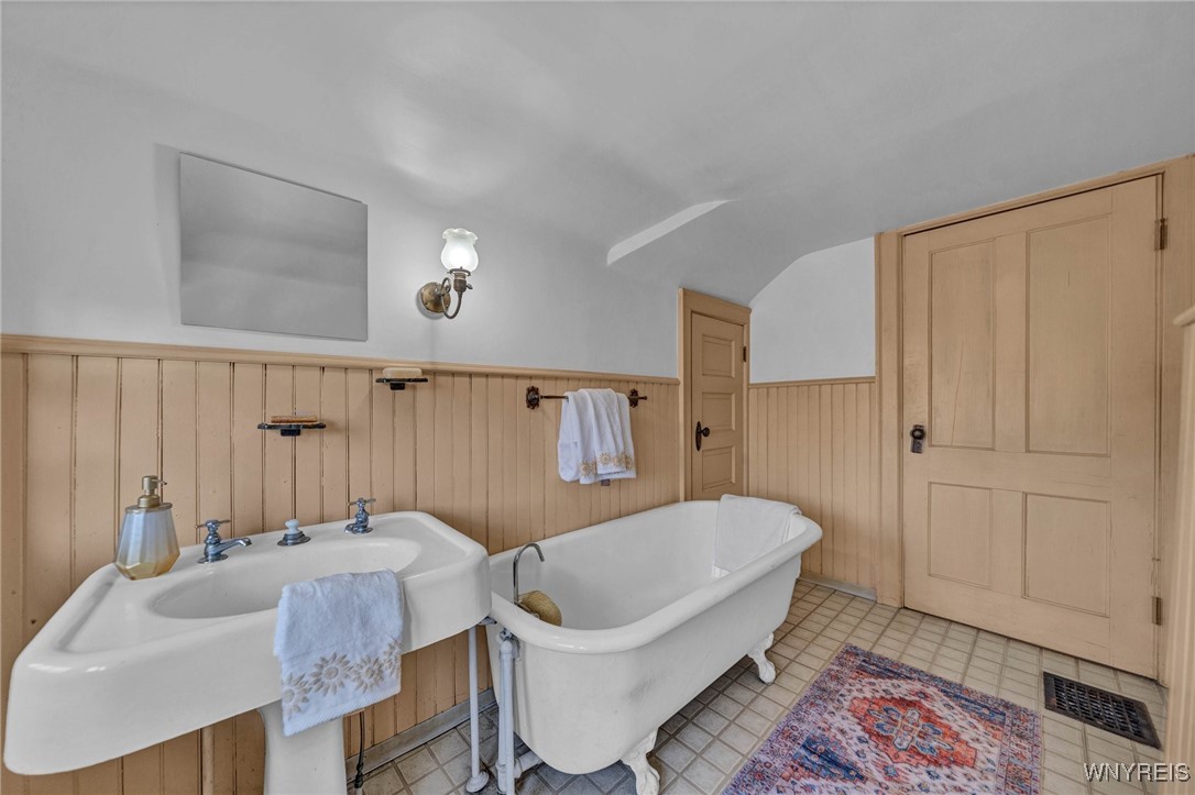 14 Dorchester Road, Buffalo, New York image 38