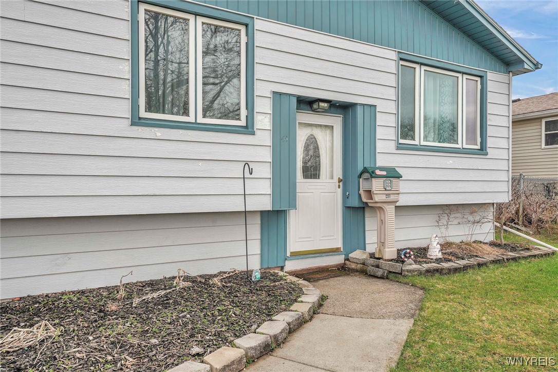 41 John Brian Lane, Cheektowaga, New York image 4