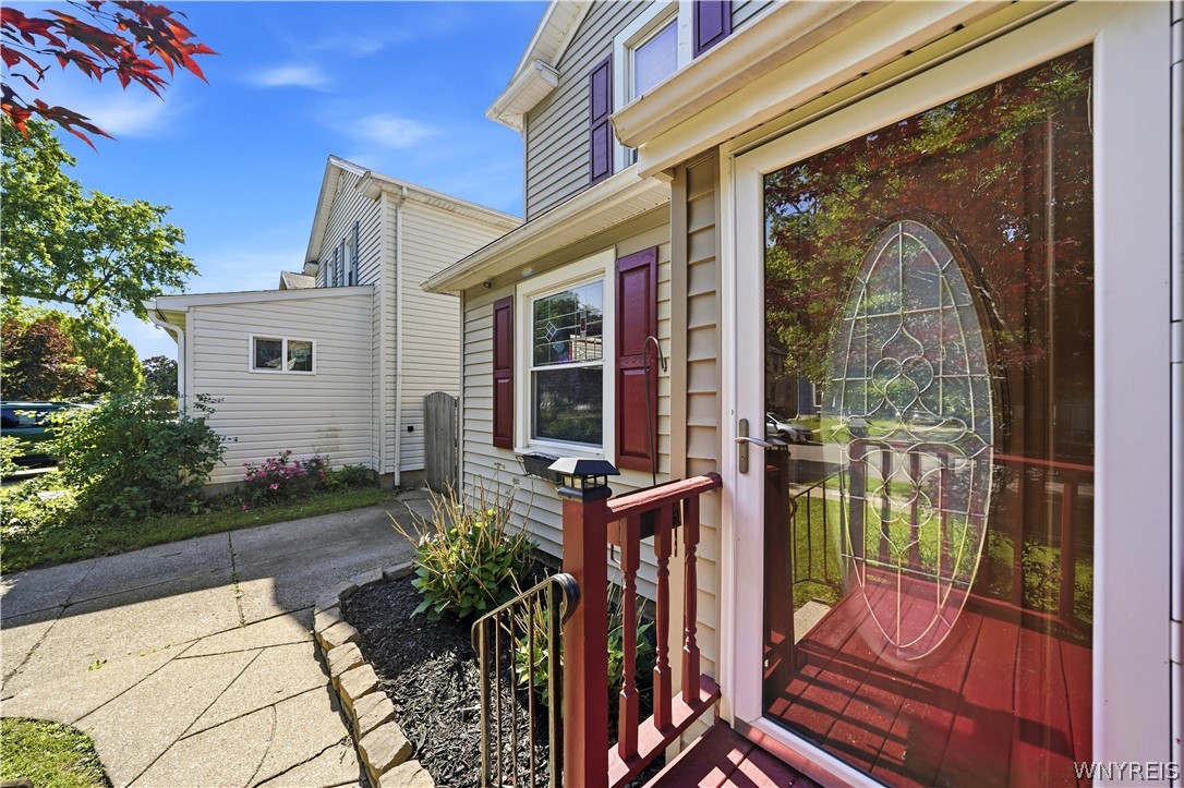 80 Mayville Avenue