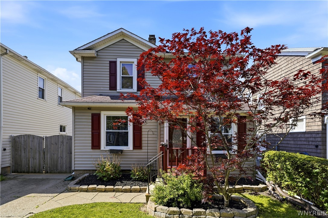 80 Mayville Avenue