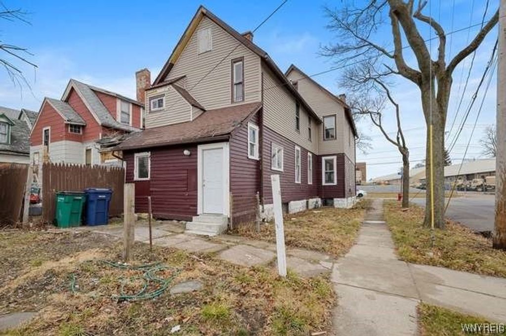 Photo for 291 E North Street #S, Buffalo, NY 14204 (MLS # B1624020)