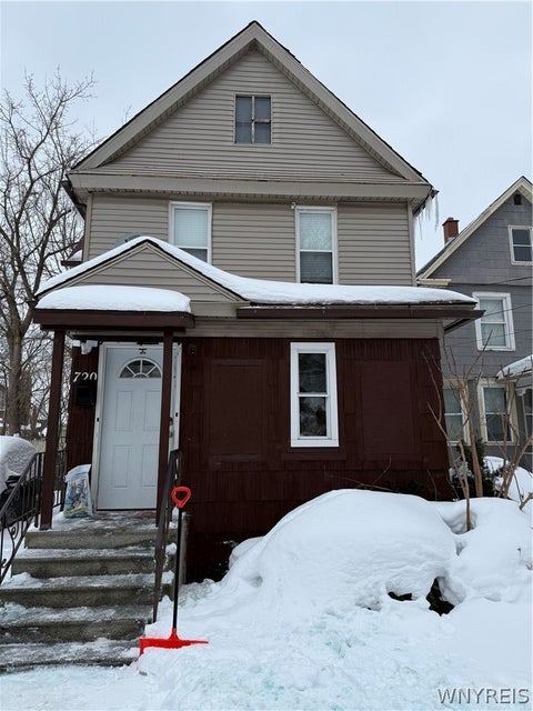 Homes For Sale - 720 Monteagle Street<br/> Niagara Falls, NY 14305