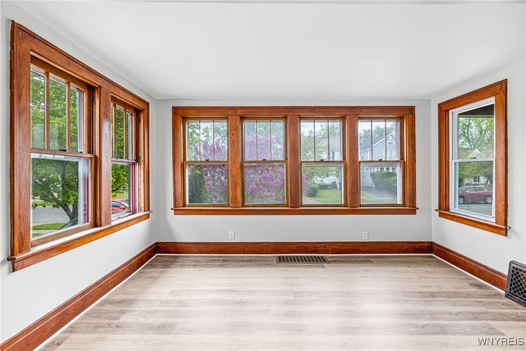 364 Hamilton Boulevard, Tonawanda, New York image 6