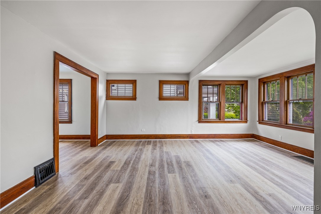 364 Hamilton Boulevard, Tonawanda, New York image 4