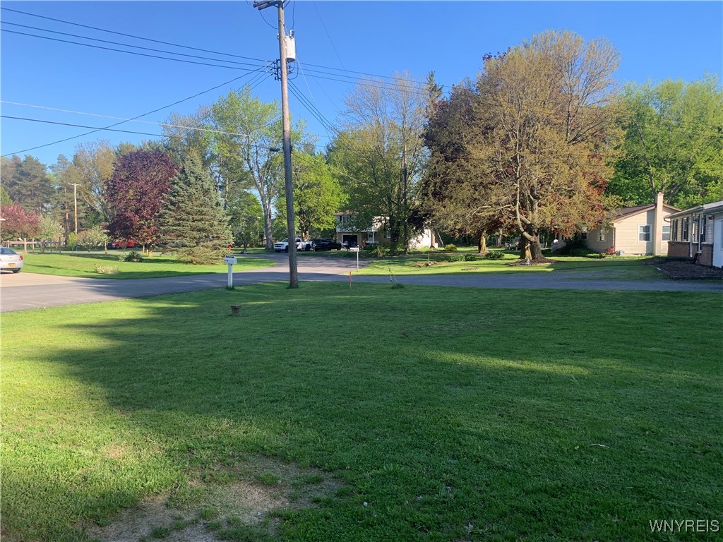 1214 Mayfield Drive, Alden, New York image 5
