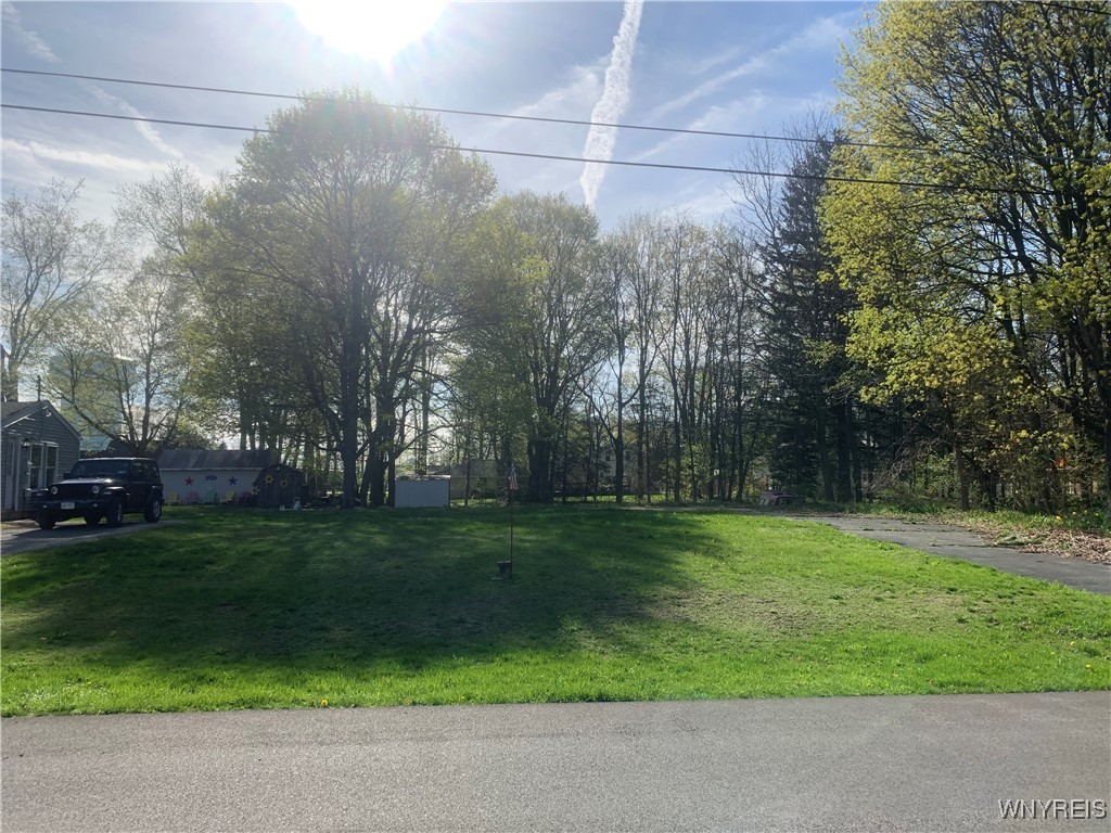 1214 Mayfield Drive, Alden, New York image 1