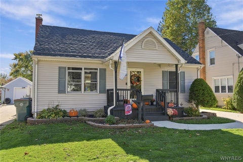 Tiny photo for 191 Rumbold Ave AVE, North Tonawanda, NY 14120 (MLS # B1724282)