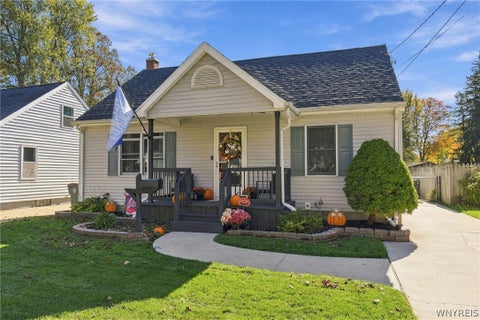 Tiny photo for 191 Rumbold Ave AVE, North Tonawanda, NY 14120 (MLS # B1724282)