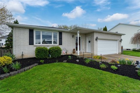 Photo of 51 Country Place, Lancaster, NY 14086 (MLS # B1676931)