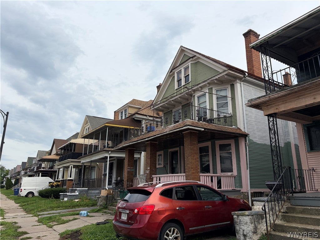 129 E Delavan Avenue S