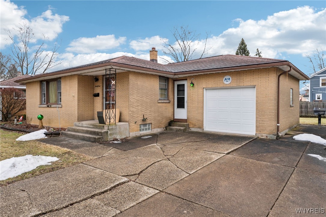 24 Greenwood Circle, North Tonawanda, New York image 1