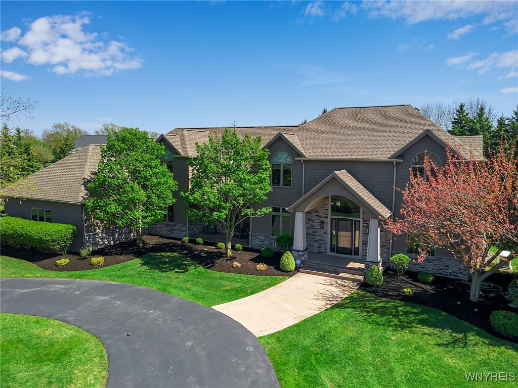5276 Mallard Roost, Clarence, New York image 1