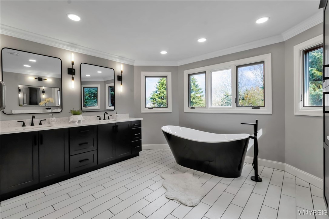5276 Mallard Roost, Clarence, New York image 31