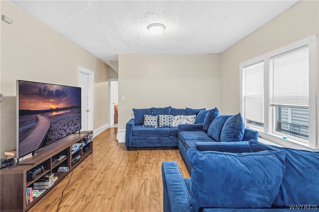 Photo of 28 Marion Street, Buffalo, NY 14207 (MLS # B1667240)