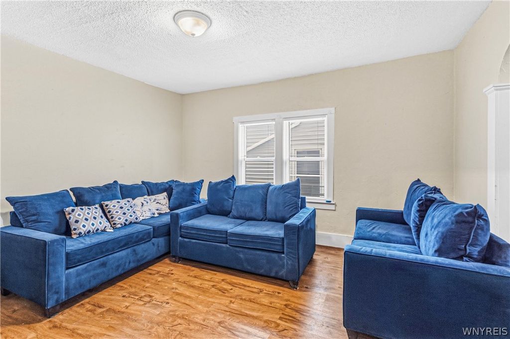 Photo of 28 Marion Street, Buffalo, NY 14207 (MLS # B1667240)