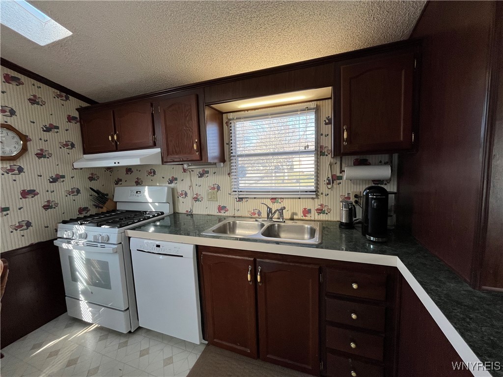 30 Green Valley Estates, Great Valley, New York image 9