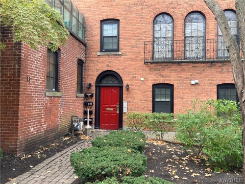 Photo of 20 Tracy Street #4, Buffalo, NY 14201 (MLS # B1723882)