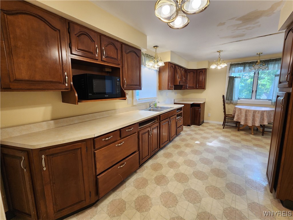 Shelby, New York 14103, United States, 3 Bedrooms Bedrooms, ,1 BathroomBathrooms,Residential,Pending,185578