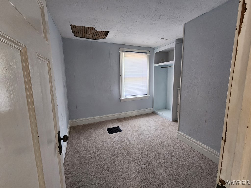 Shelby, New York 14103, United States, 3 Bedrooms Bedrooms, ,1 BathroomBathrooms,Residential,Pending,185578