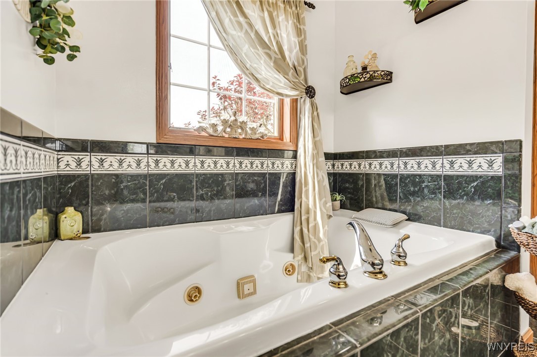 13373 Day Road, Holland, New York image 18