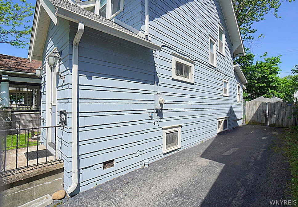 89 Tremaine Avenue