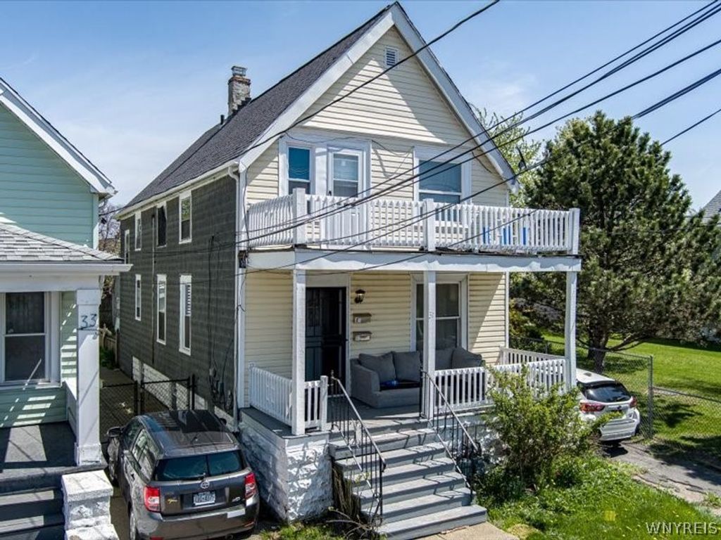 Photo of 31 Ross Avenue, Buffalo, NY 14207 (MLS # B1677958)