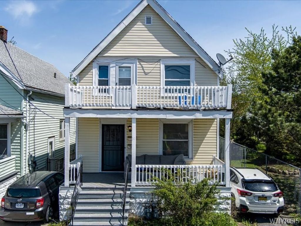 Photo of 31 Ross Avenue, Buffalo, NY 14207 (MLS # B1677958)