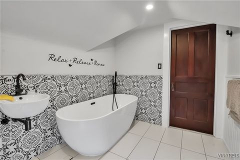 Tiny photo for 142 Lexington Avenue, Buffalo, NY 14222 (MLS # B1646048)