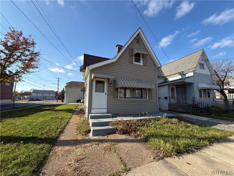 Homes For Sale - 190 Halstead Avenue<br/> Erie County, Cheektowaga, NY 14212