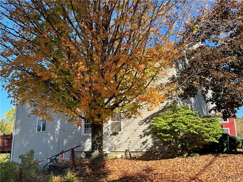 Multifamily For Sale - 9954 Vermont Hill Road<br/> Holland, NY 14080