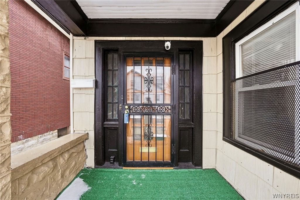 Photo of 142 Lonsdale Road, Buffalo, NY 14208 (MLS # B1667874)