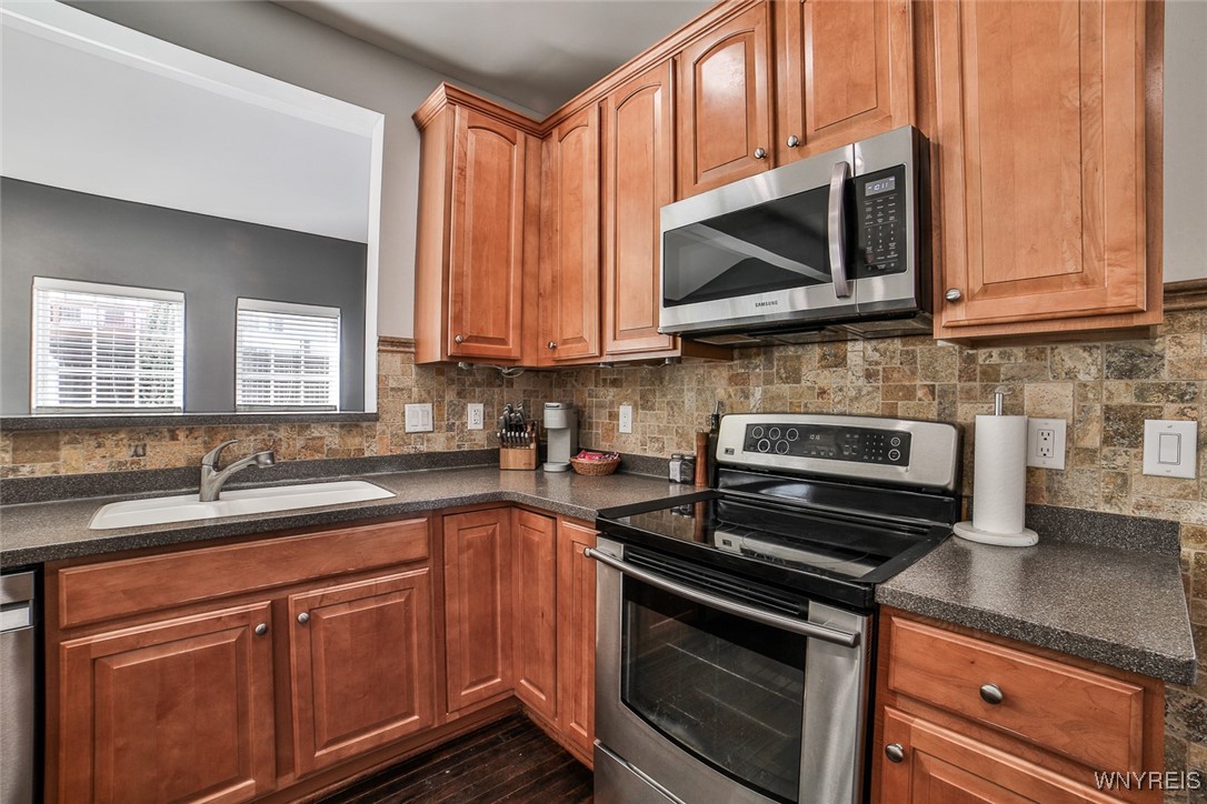 2224 Hunters Hollow Lane, Hamburg, New York image 15