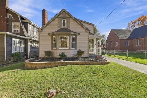 Photo of 4015 Mckoon Avenue, Niagara Falls, NY 14305 (MLS # B1724959)