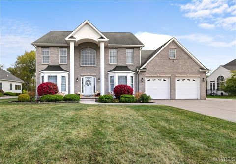 Photo of 5815 Forest Creek Drive, Clarence, NY 14051 (MLS # B1644773)