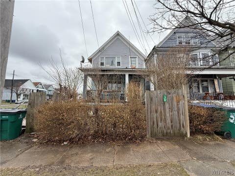 Multifamily For Sale - 219 Rhode Island Street<br/> Erie County, Buffalo, NY 14213